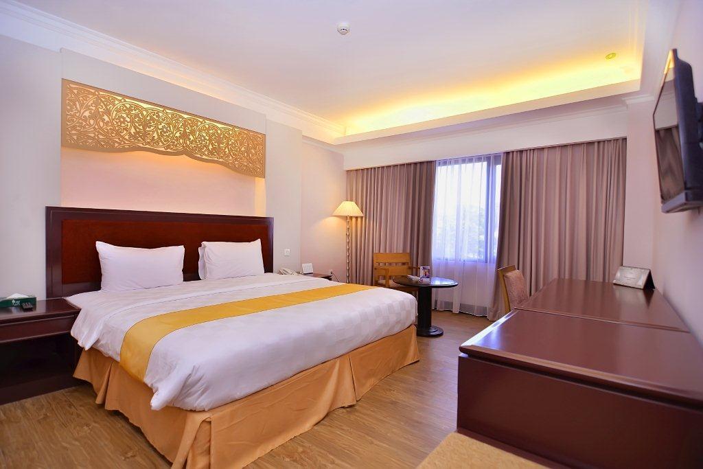 Kyriad Bumiminang Hotel Padang  Exterior foto