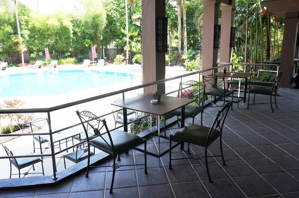 Kyriad Bumiminang Hotel Padang  Exterior foto