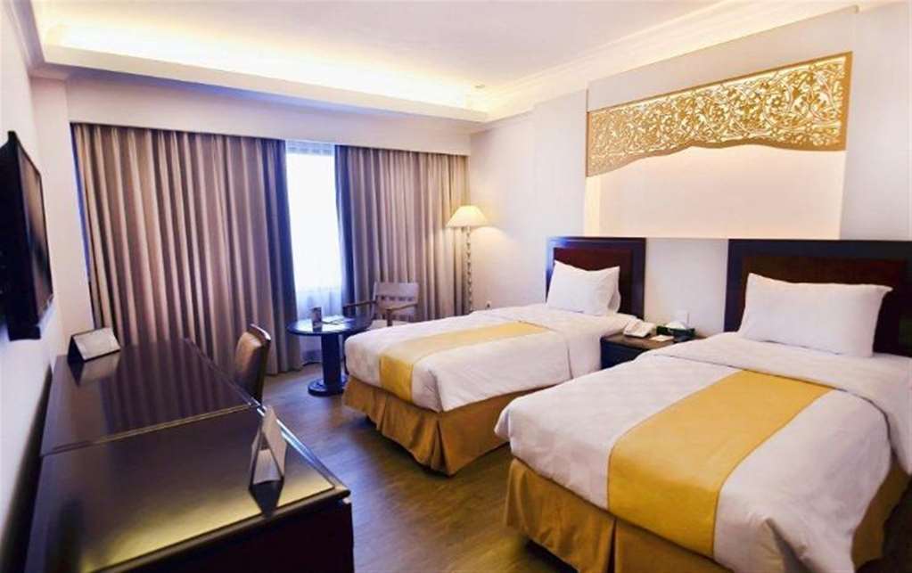 Kyriad Bumiminang Hotel Padang  Habitación foto